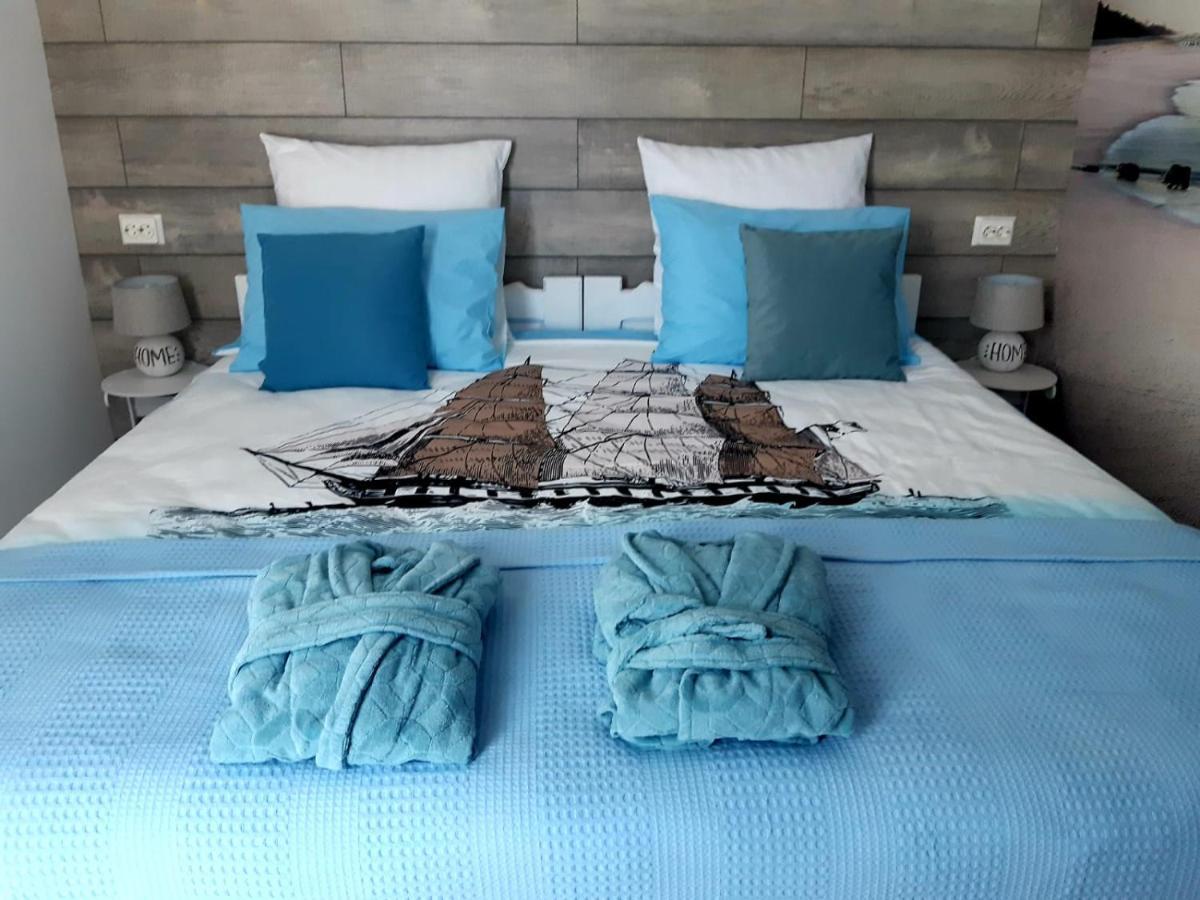קוסטינסטי Casa Babica Guesthouse מראה חיצוני תמונה