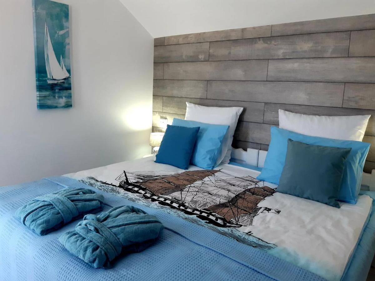 קוסטינסטי Casa Babica Guesthouse מראה חיצוני תמונה