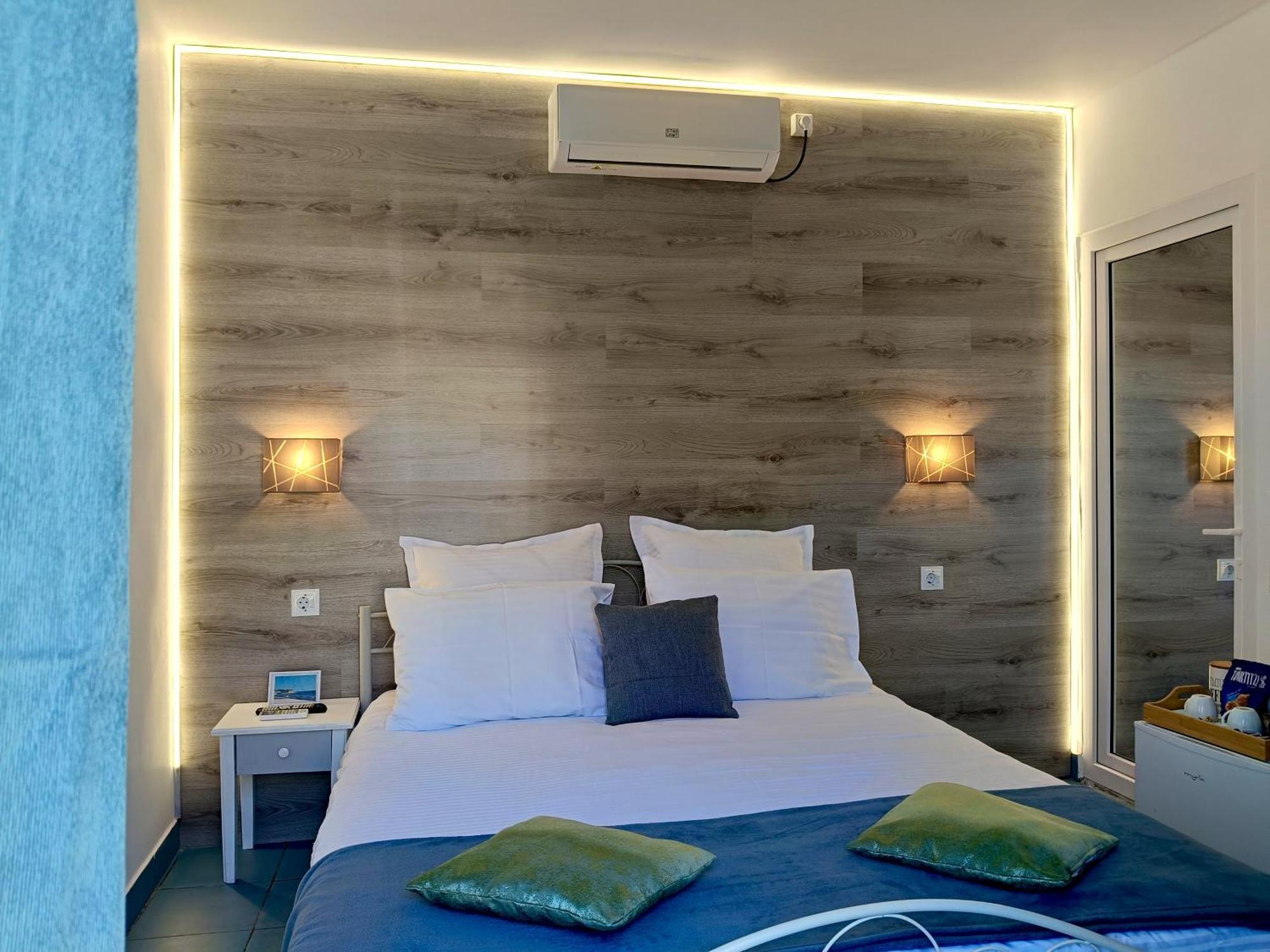 קוסטינסטי Casa Babica Guesthouse מראה חיצוני תמונה